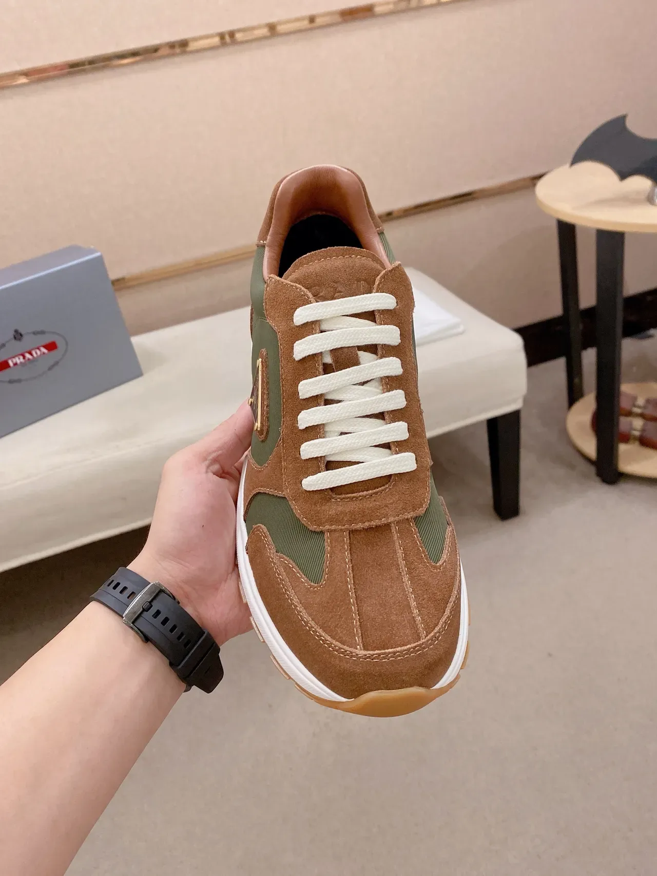 Prada Cloudbust Tênis Chunky de Camurça e Nylon Oliva e Tan 5