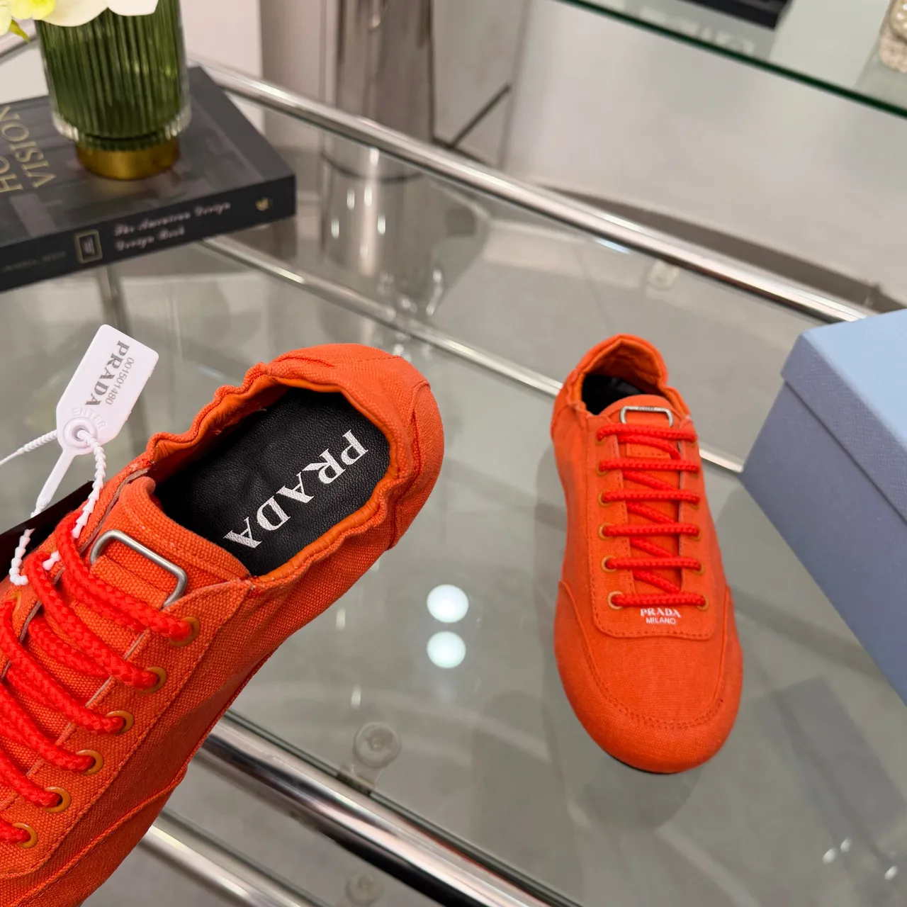 Prada Zapatos Low-Top de Lona Superior Naranja Negro 3