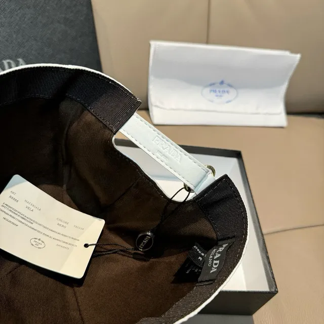 Prada 白色结构六面板光滑尼龙类面料棒球帽 3