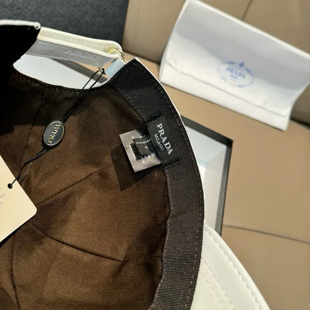 Prada 白色结构六面板光滑尼龙类面料棒球帽 4