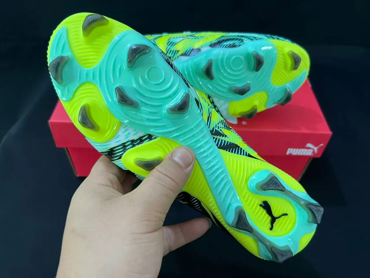 Puma Future Z হলুদ সবুজ লো-কাট সক-ফিট আপার ফার্ম-গ্রাউন্ড সকার শোজ 2