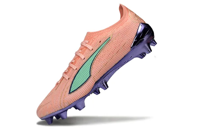 Puma أحذية كرة القدم أعلى وردي وأخضر تريكو أرضية قزحية أرض صلبة 3