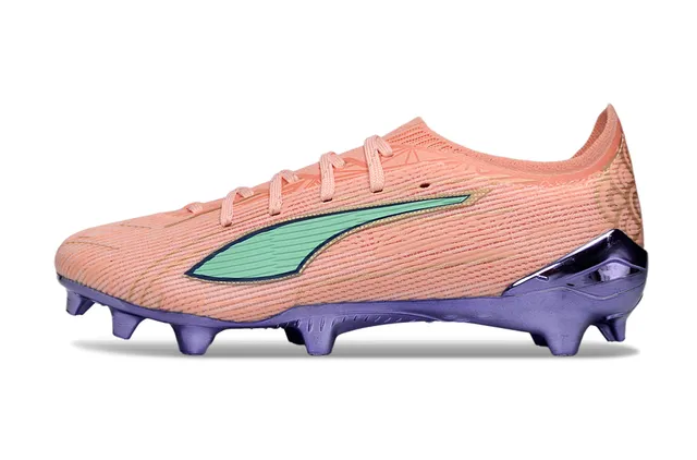 Puma أحذية كرة القدم أعلى وردي وأخضر تريكو أرضية قزحية أرض صلبة 7