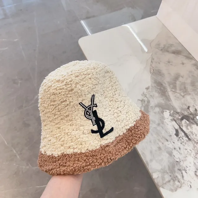 Saint Laurent مزين YSL Monogram ثنائي الألوان Bouclé قبعة سلة 8
