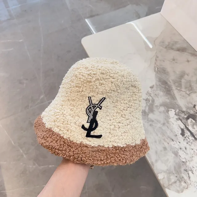 Saint Laurent مزين YSL Monogram ثنائي الألوان Bouclé قبعة سلة 9