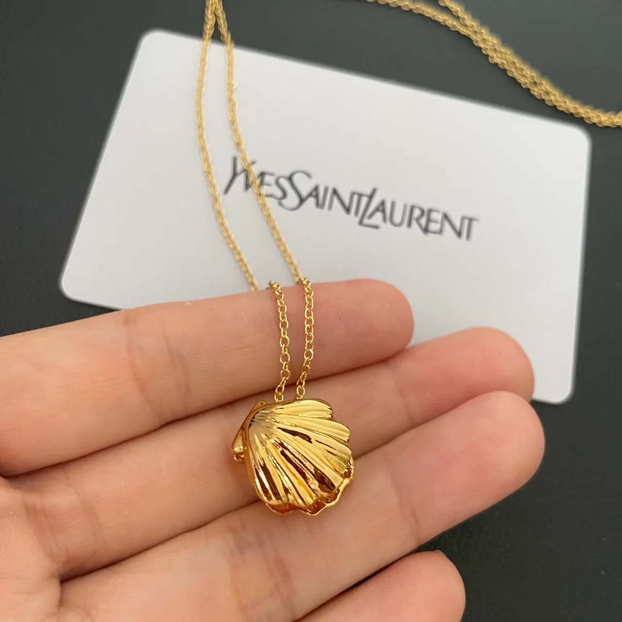 Saint Laurent Shell Pendant Gold-Tone Necklace 6