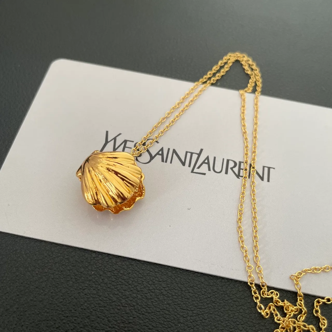 Saint Laurent Shell Pendant Gold-Tone Necklace 7