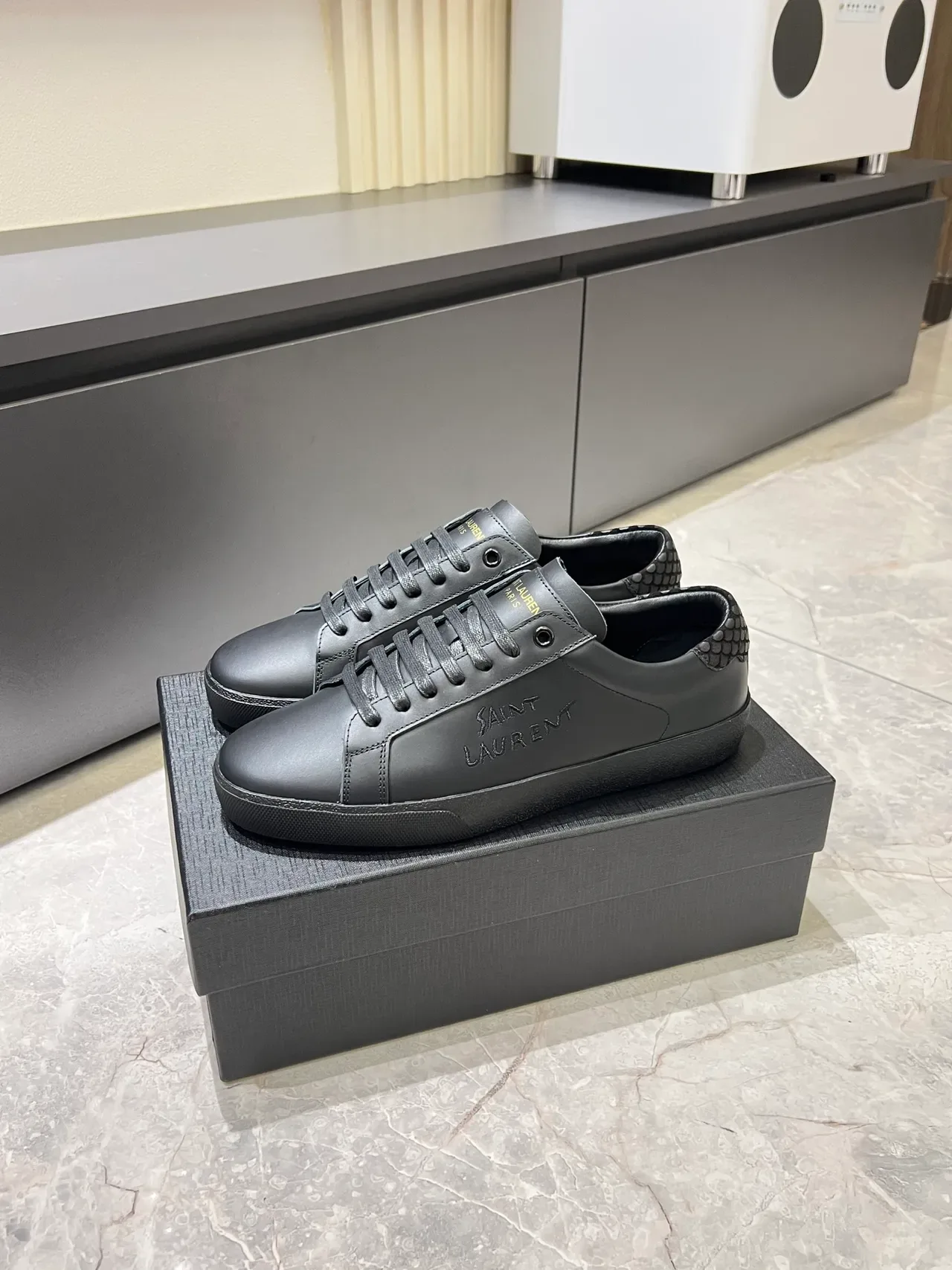 Saint Laurent SL/10 Low Tênis Lifestyle de Couro Preto Matte 5