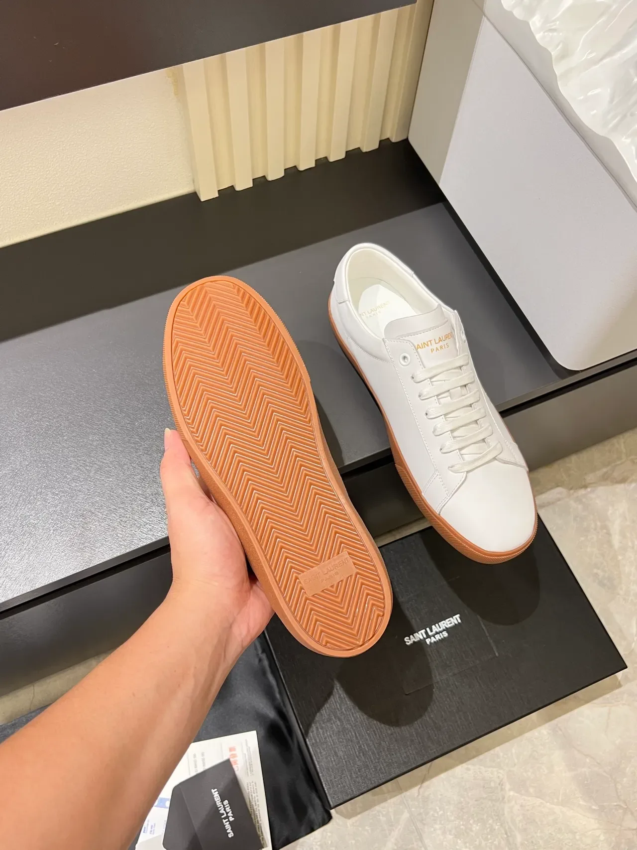Saint Laurent Branco Marrom Couro Dourado Bordado Logotipo Lifestyle Tênis 4