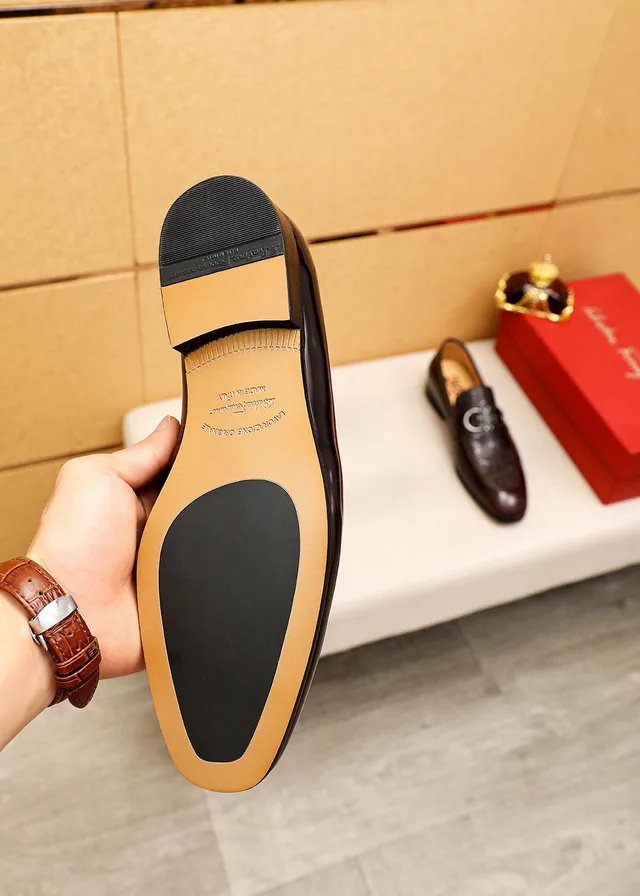 Salvatore Ferragamo Gancini বাদামী চামড়ার হর্সবিট লুফার 9