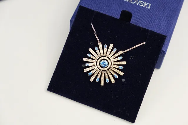 Swarovski Azul Plata Sunburst Pendant Barra Radiada Motivo Collar 8