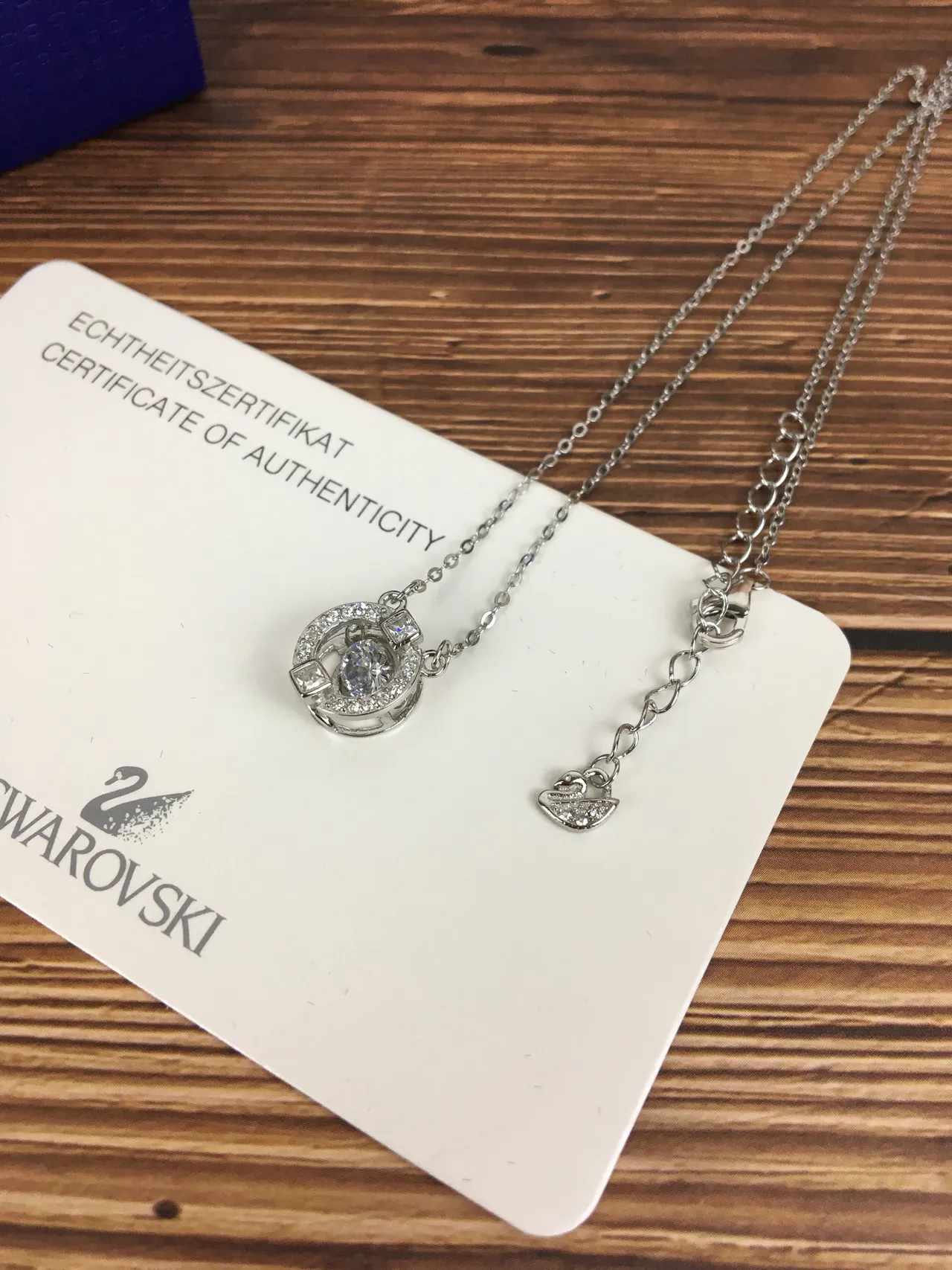 Swarovski Dazzling Circle चांदी पारदर्शी नाजुक श्रृंखला वृत्ताकार पेंडेंट हार 2