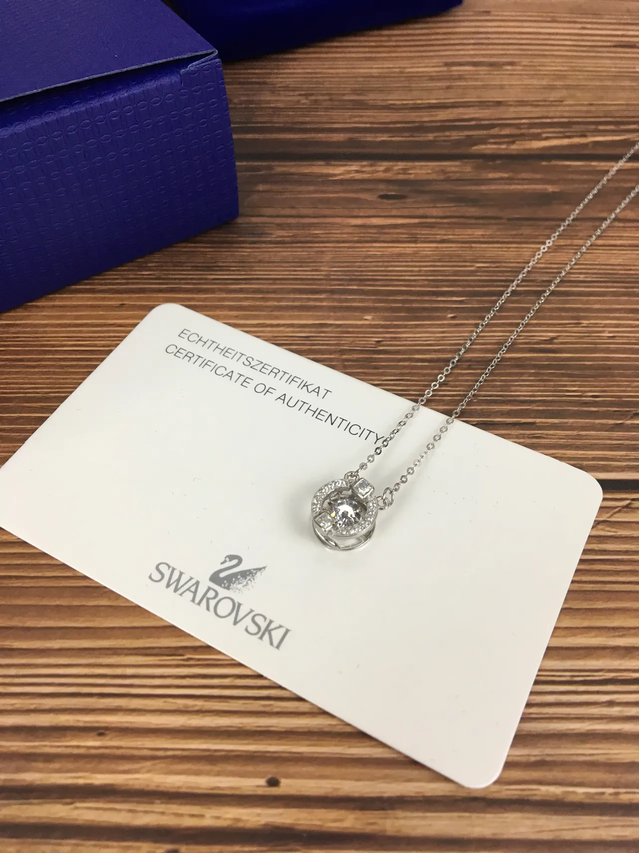 Swarovski Dazzling Circle चांदी पारदर्शी नाजुक श्रृंखला वृत्ताकार पेंडेंट हार 5