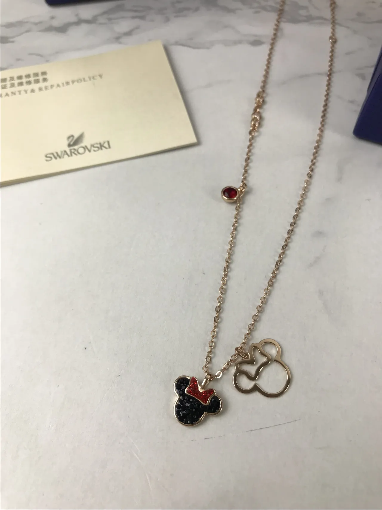 Swarovski Minnie and Mickey Mouse सिल्हूट नेकलेस 5