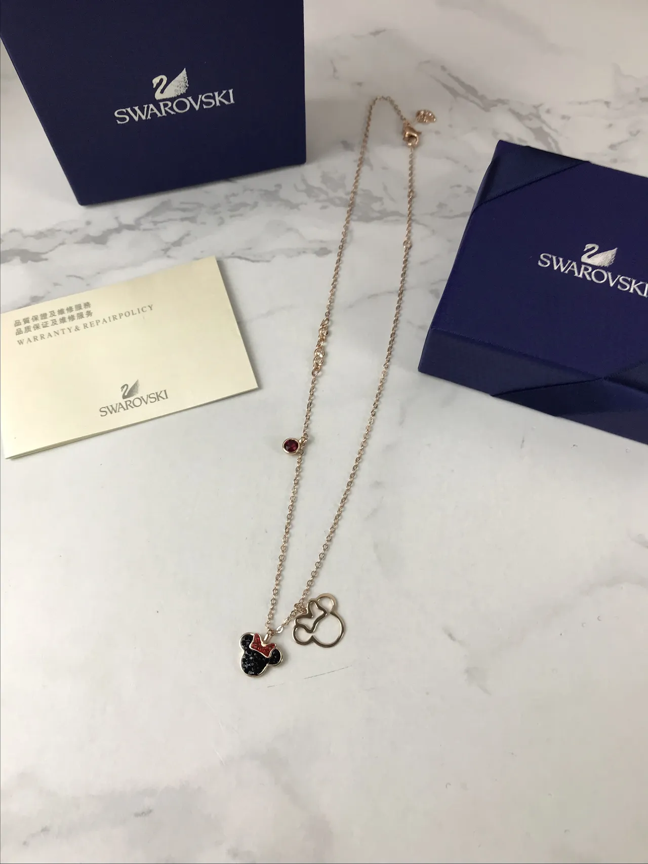 Swarovski Minnie and Mickey Mouse सिल्हूट नेकलेस 6