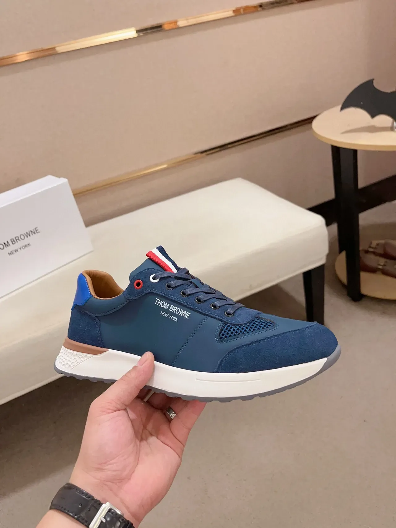 Thom Browne Tênis Lifestyle de Camurça e Malha Azul Marinho 5