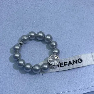 Tiffany & Co. ग्रे मोती और कुशन-कट स्टोन रिंग