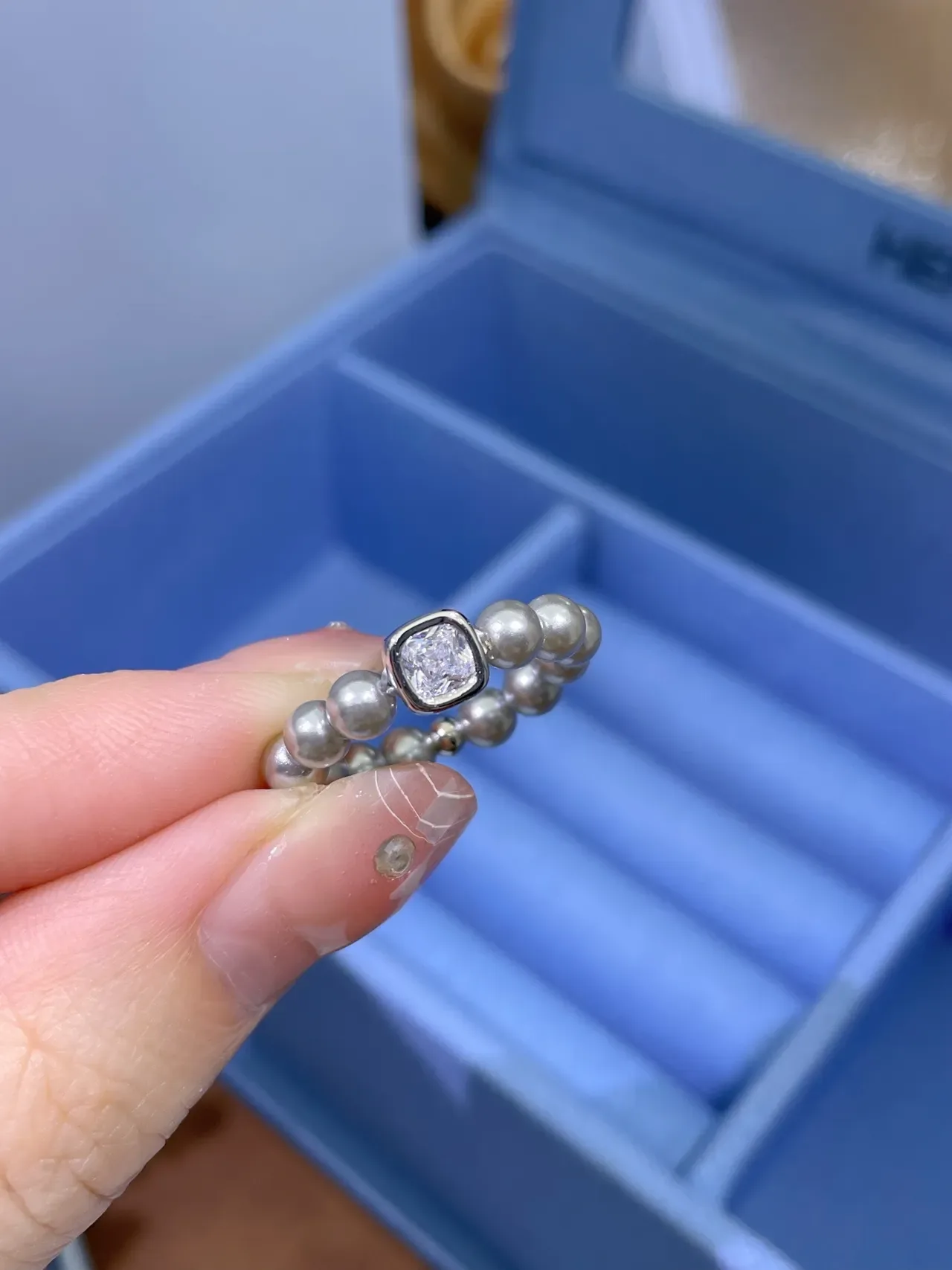 Tiffany & Co. ধূসর মণি এবং কুশন-কাট পাথরের আংটি 7