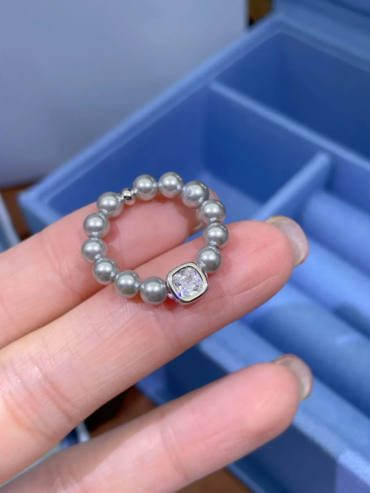 Tiffany & Co. ধূসর মণি এবং কুশন-কাট পাথরের আংটি 8