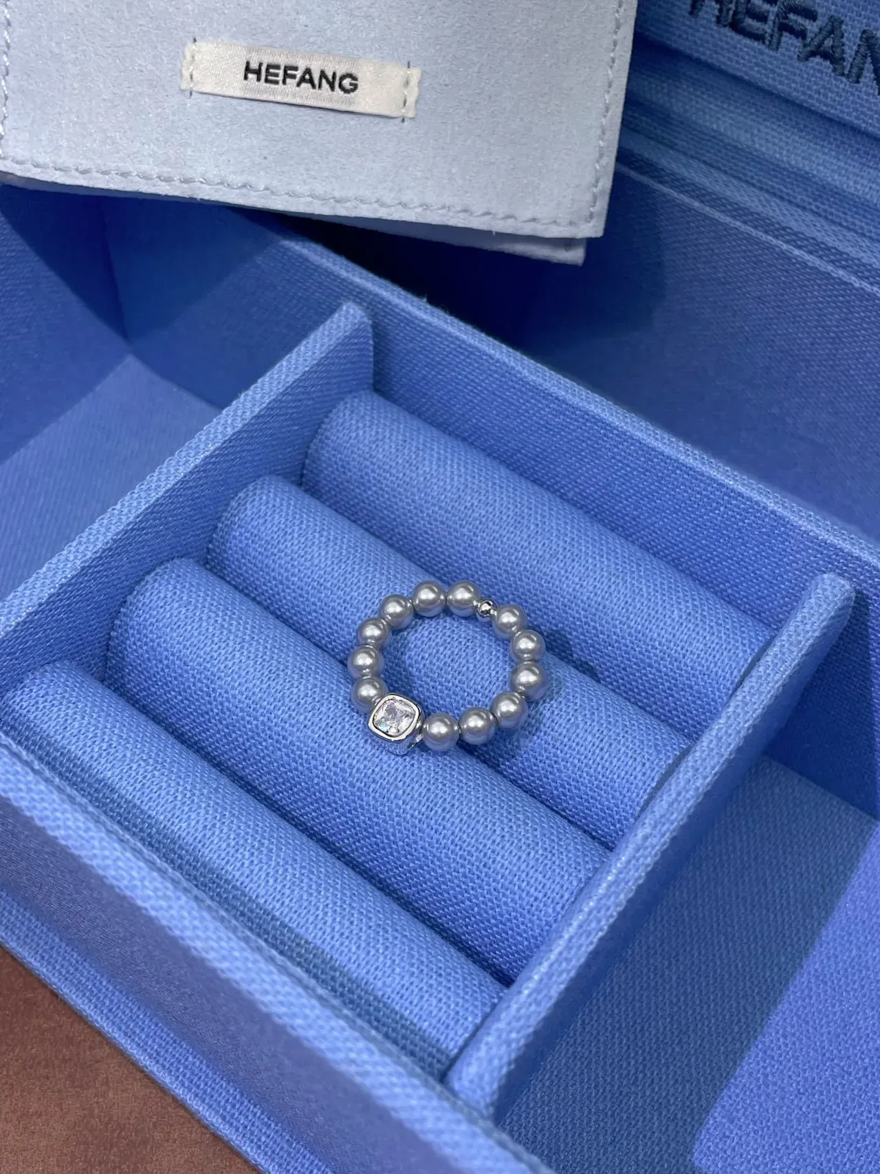 Tiffany & Co. ধূসর মণি এবং কুশন-কাট পাথরের আংটি 9