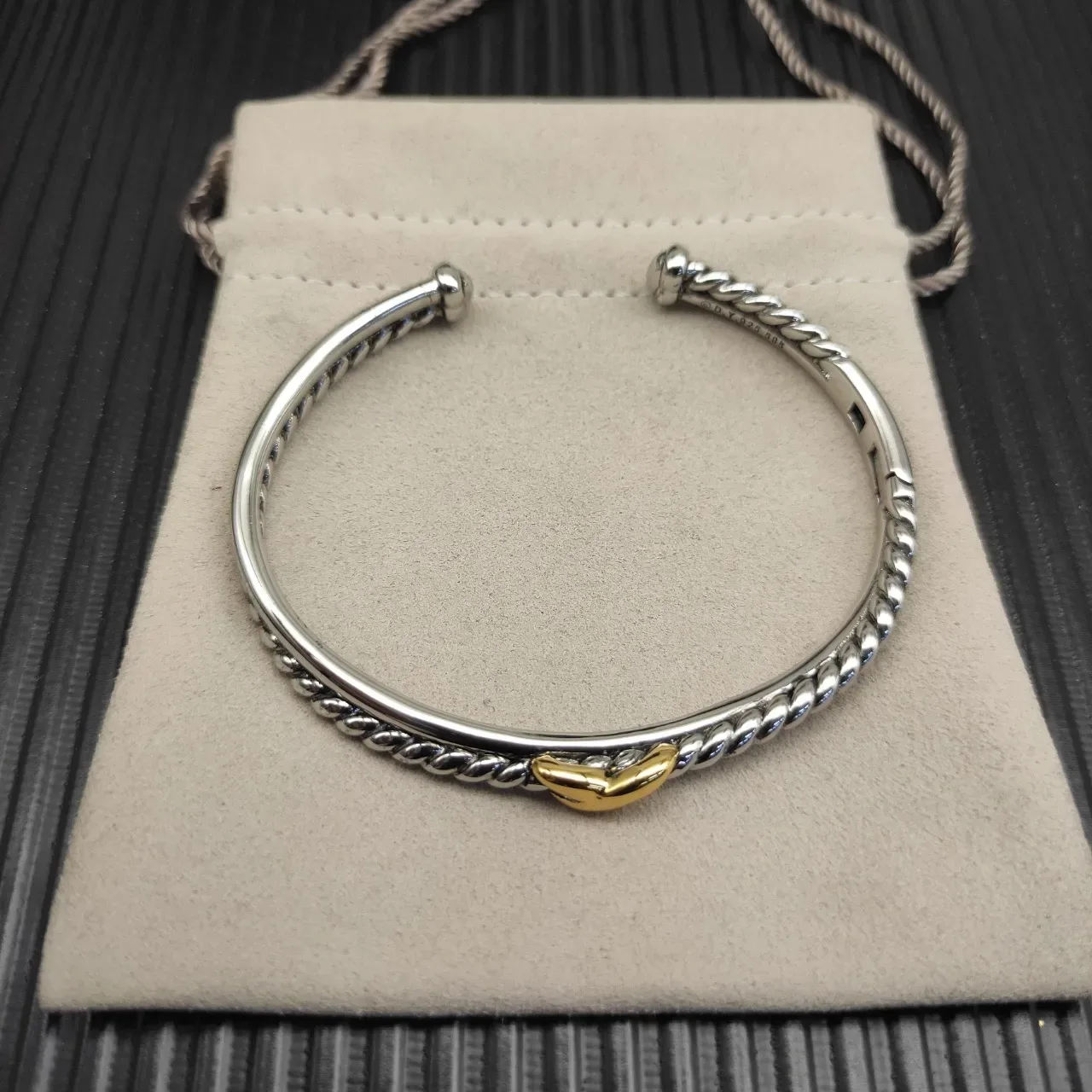 Tiffany & Co. HardWear Double Cable X सिल्वर और गोल्ड बैंगल 8