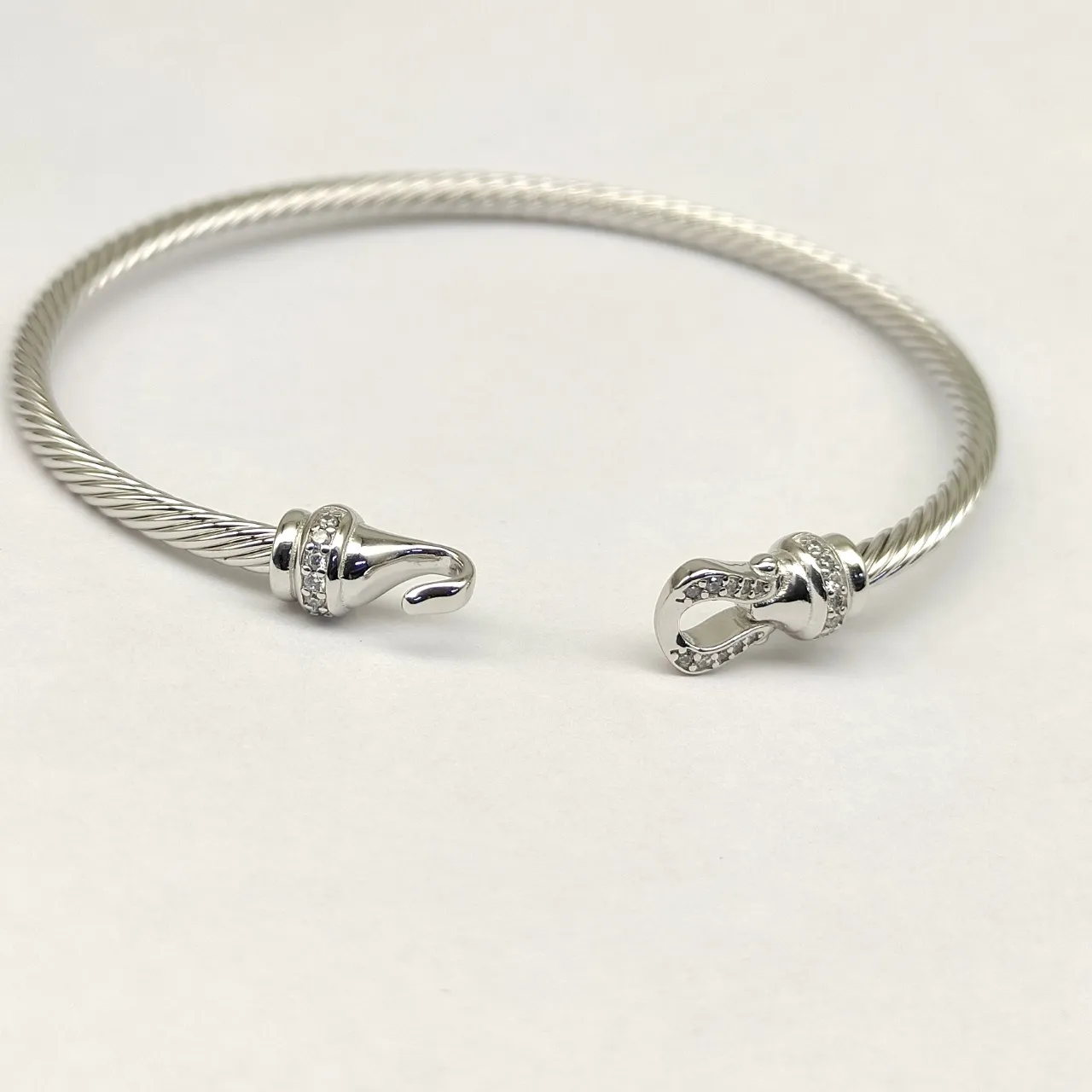 Tiffany & Co. HardWear ट्विस्टेड केबल पावे क्लास्प कंगन 5