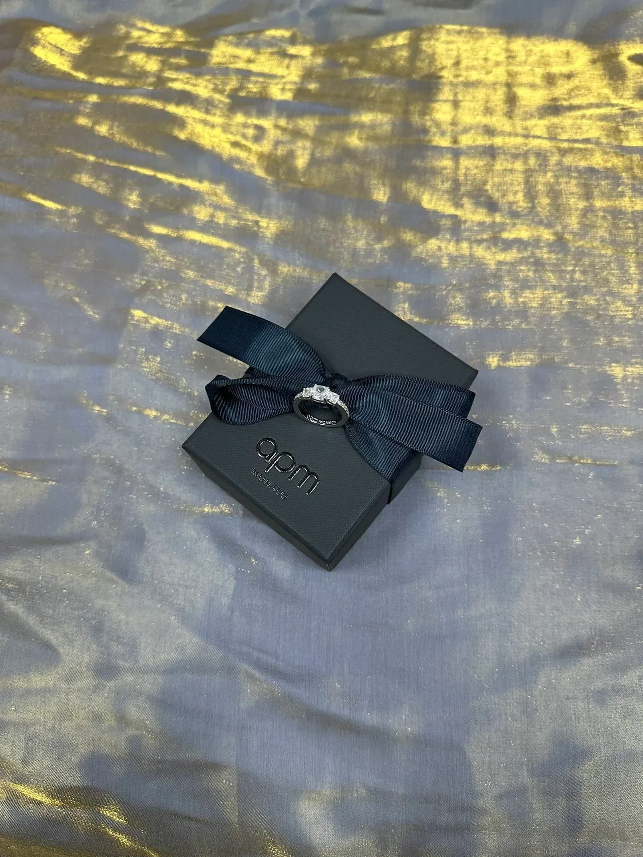 Tiffany & Co. चांदी नेवी तीन पत्थर Pavé-Set Shoulders अंगूठी 5
