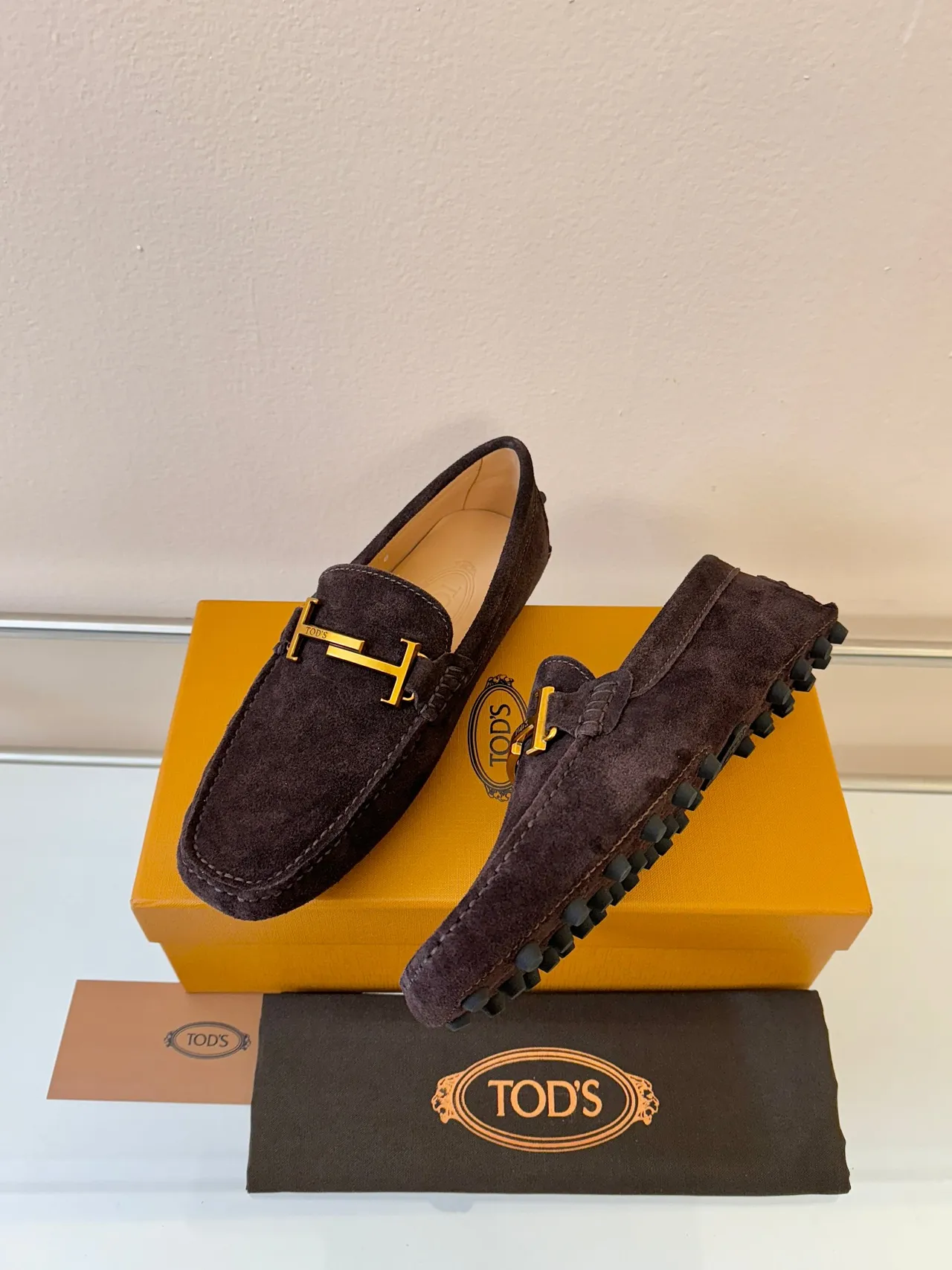 Tod's بني ذهبي سويد علوية معدنية H-Bit أدوات لوفر 2