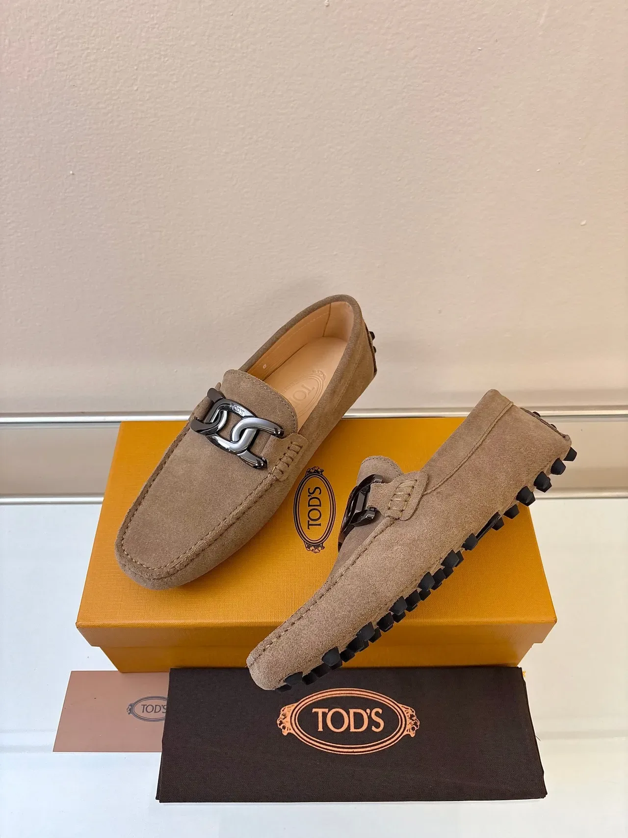 Loafer Tod's Gommino Ante Beige Marrón con Hebilla de Metal Horsebit 2