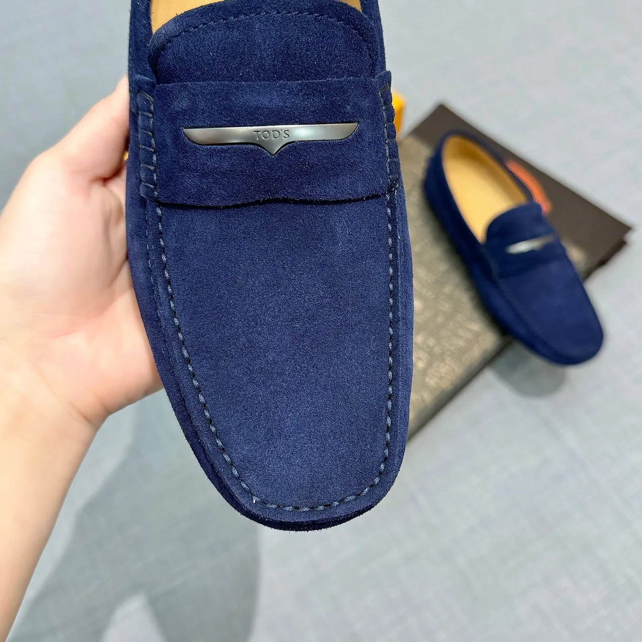 Tod's Gommino Loafer بحري سويد بيني 4
