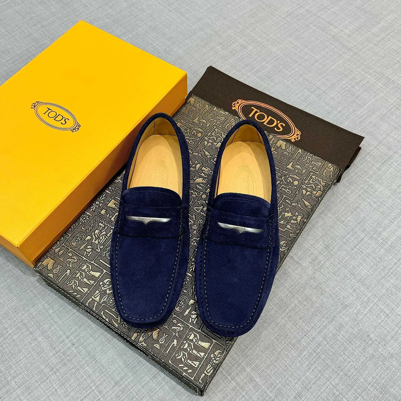 Tod's Gommino Loafer بحري سويد بيني 6
