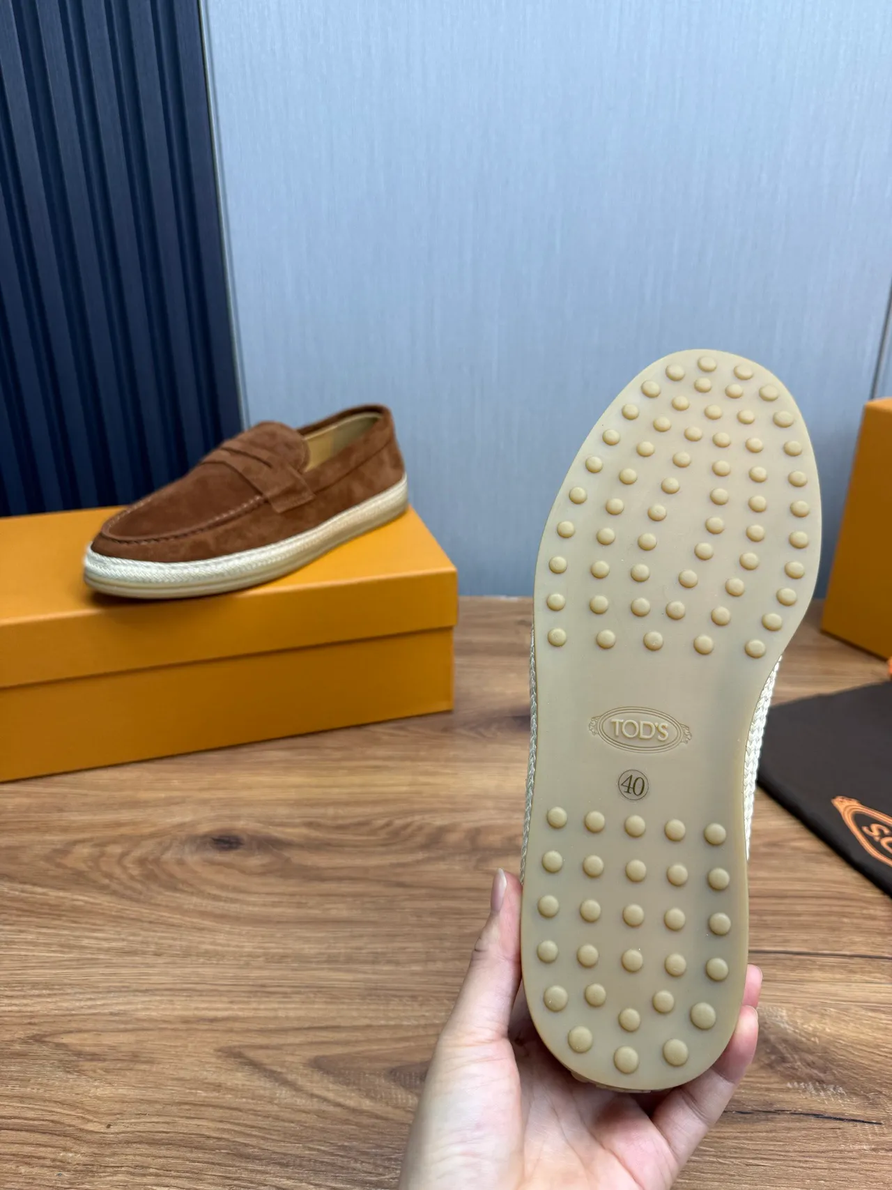 Tod's Penny Loafer বাদামী বেইজ সুয়েড উপরের স্ট্র্যাপ লোফার 10