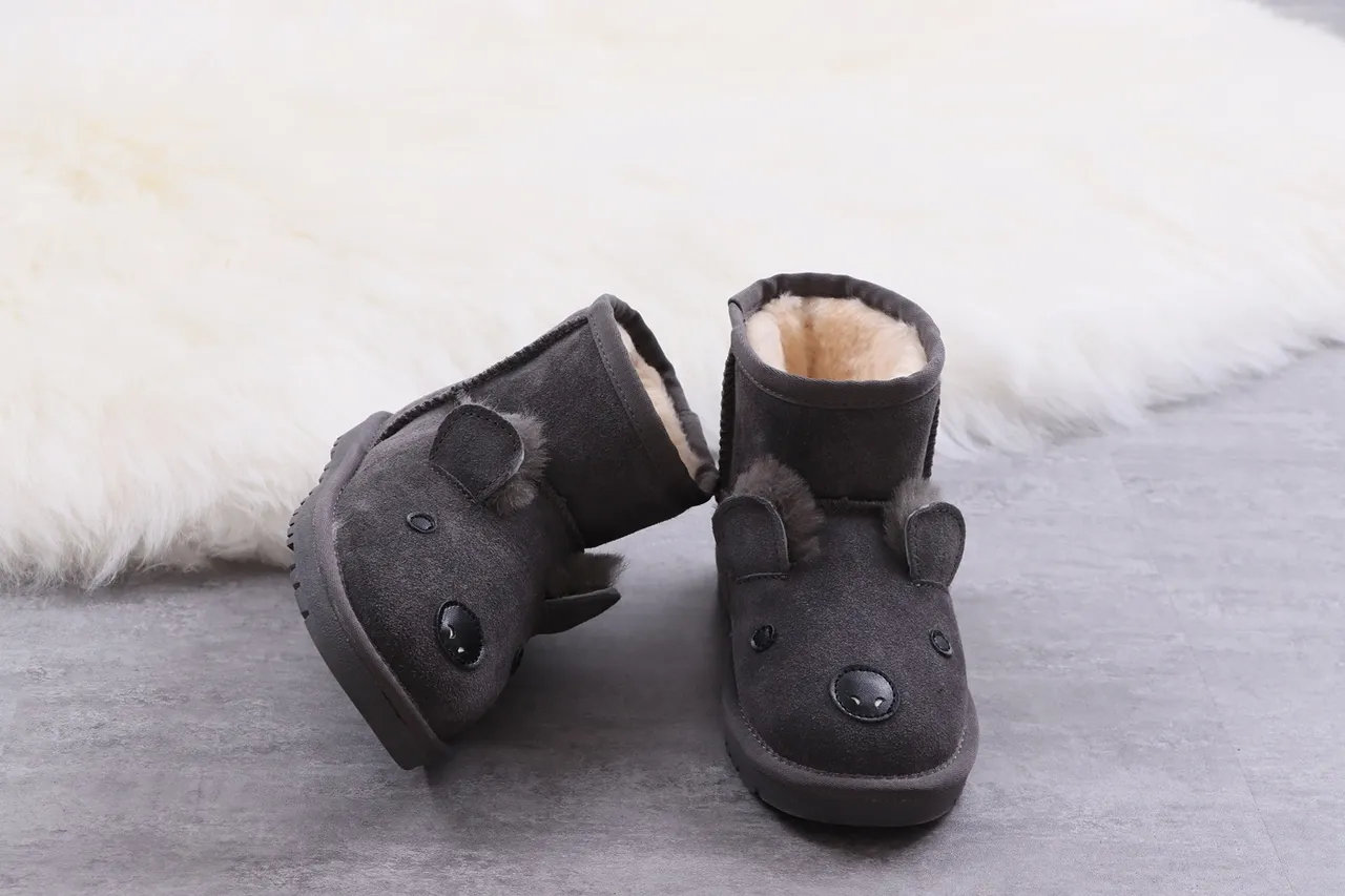 UGG 黑色米色麂皮鞋面羊毛皮内里雪靴 7