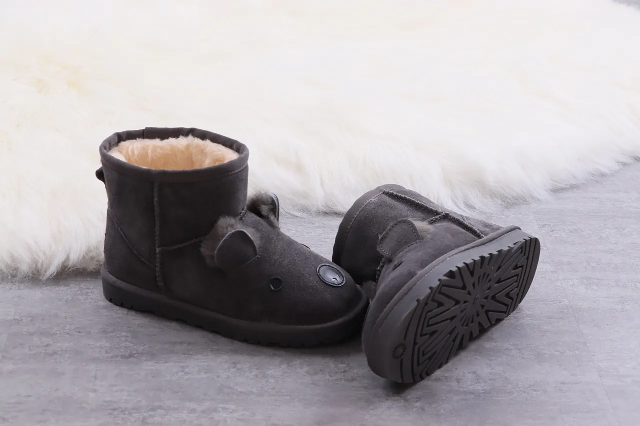 UGG 黑色米色麂皮鞋面羊毛皮内里雪靴 8