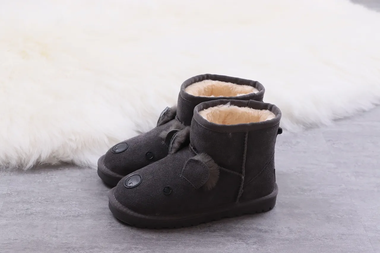 UGG 黑色米色麂皮鞋面羊毛皮内里雪靴 10