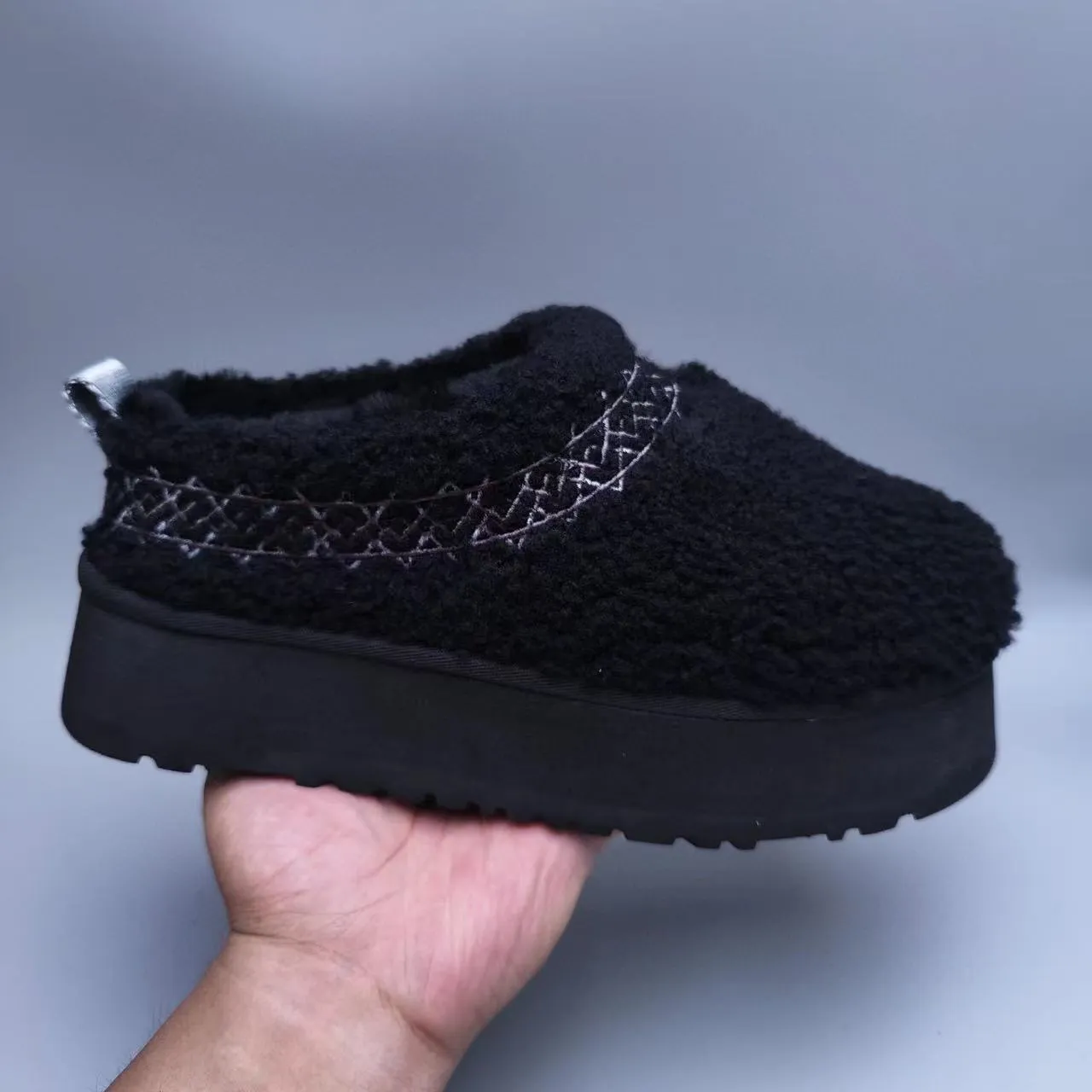 UGG Black Silver Platform Sole Shearling-Like Bouclé Upper Casual Shoes 6