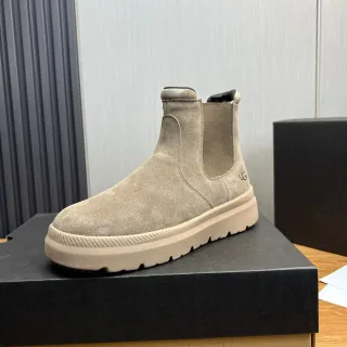 UGG Chelsea Boot Beige White Suede Upper Elastic Side Gussets Chelsea Boots