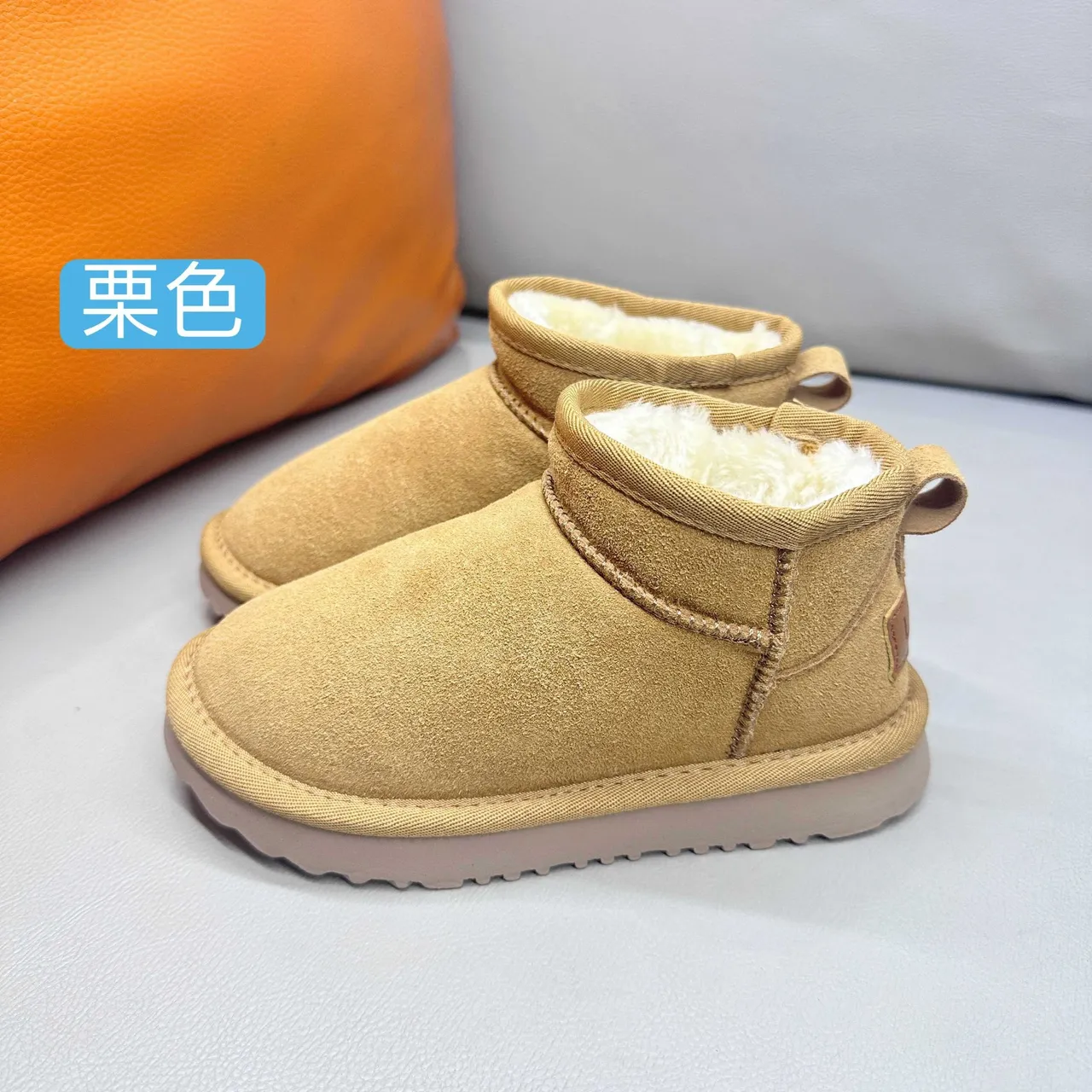 UGG Classic Mini काले बर्फ के जूते 4