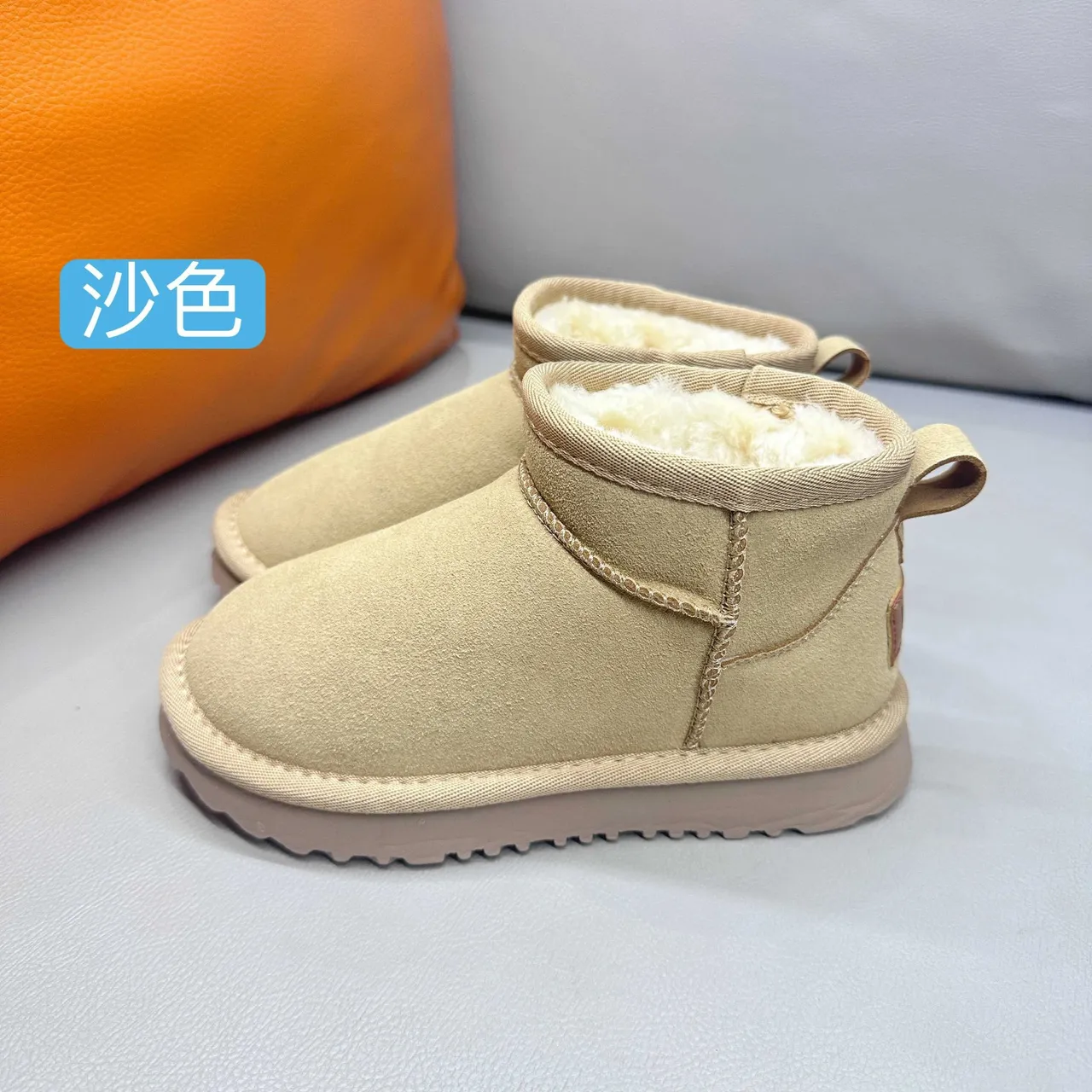 UGG Classic Mini काले बर्फ के जूते 6