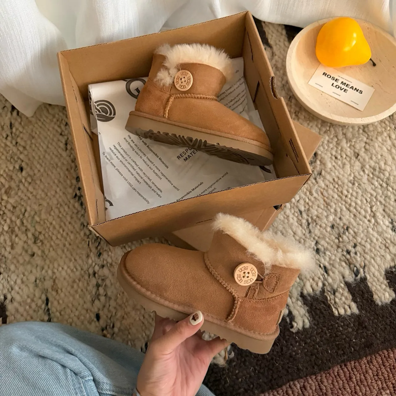 UGG Classic Mini 粉灰 Shearling-Lined 雪靴 14