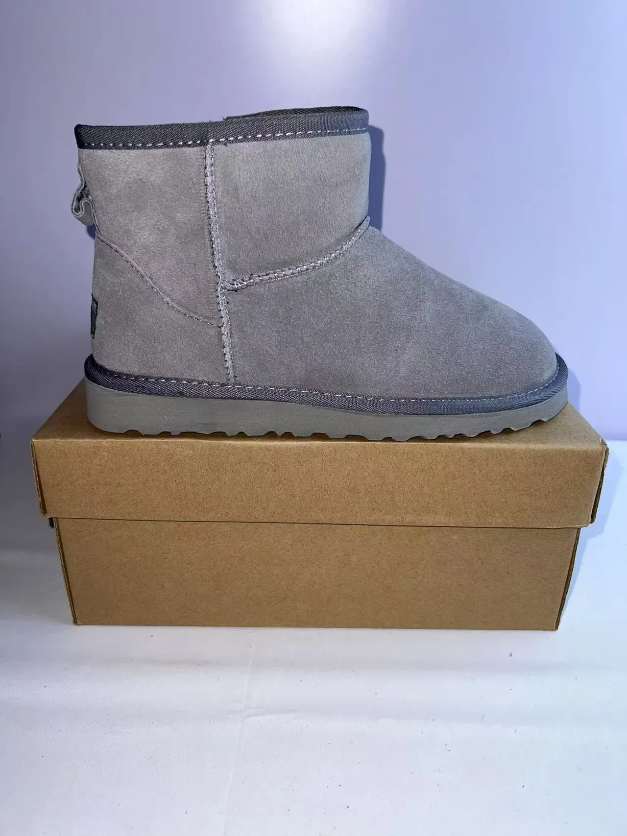 UGG Classic Mini ধূসর সুয়েড স্নো বুটস 3