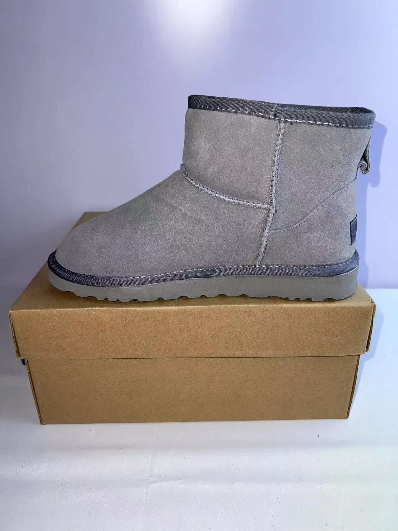 UGG Classic Mini ধূসর সুয়েড স্নো বুটস 4