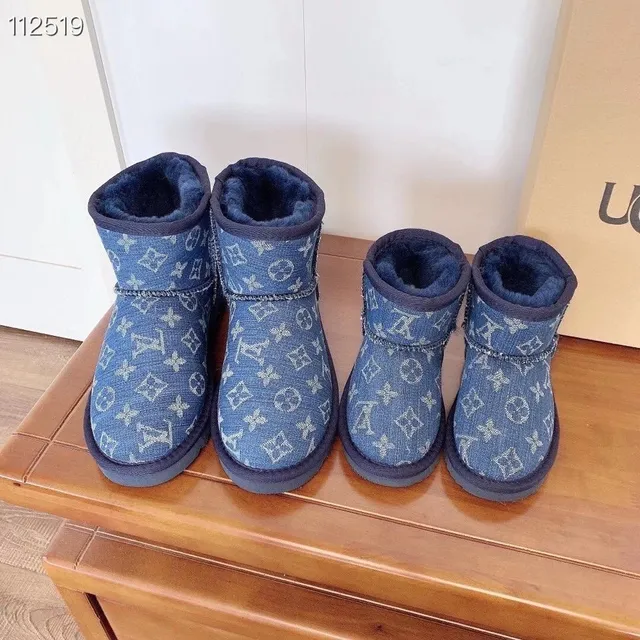 UGG Classic Short Black Snow Boots 3