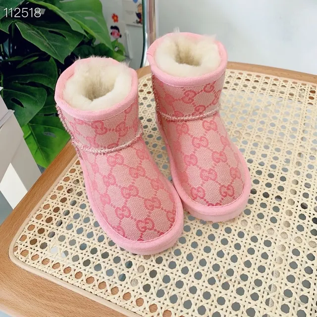 UGG Classic Short Black Snow Boots 7