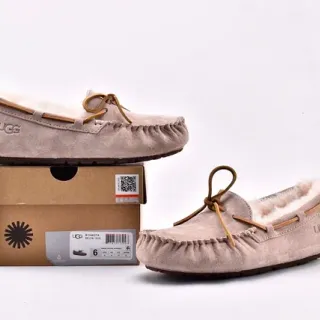 UGG Dakota 羊毛衬里麂皮乐福鞋