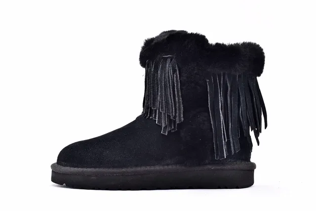 UGG डार्लाला क्लासिक काला फ्रिंज्ड शीयर्लिंग-कफ्ड एंक्ल बूट्स 8
