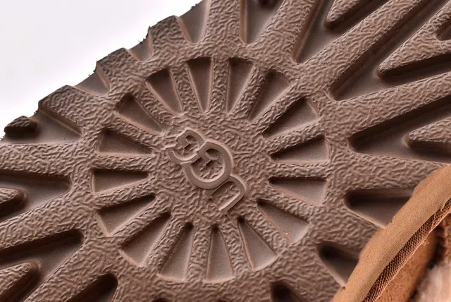 UGG Nita Chestnut সুয়েড শিয়ারলিং-লাইন্ড স্নো বুটস 7
