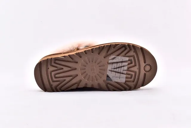 UGG Nita Chestnut সুয়েড শিয়ারলিং-লাইন্ড স্নো বুটস 13