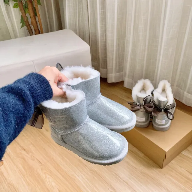 UGG Silver White Glitter Finish Shearling-Lined Snow Boots 6