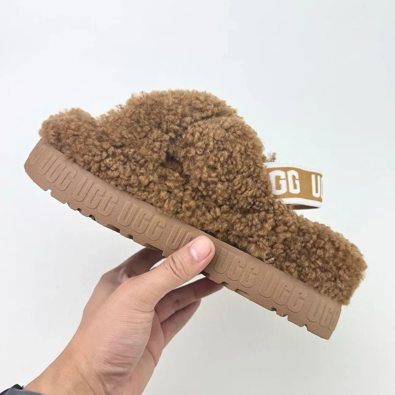 UGG Tasman ব্রাউন ফাজি ক্রস-স্ট্র্যাপ প্ল্যাটফর্ম স্লিপার 3